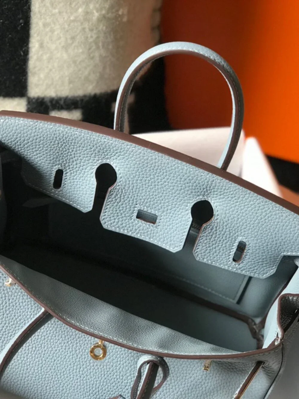 Classic Hermes Bags: A Stylish and Versatile Choice for Elegance